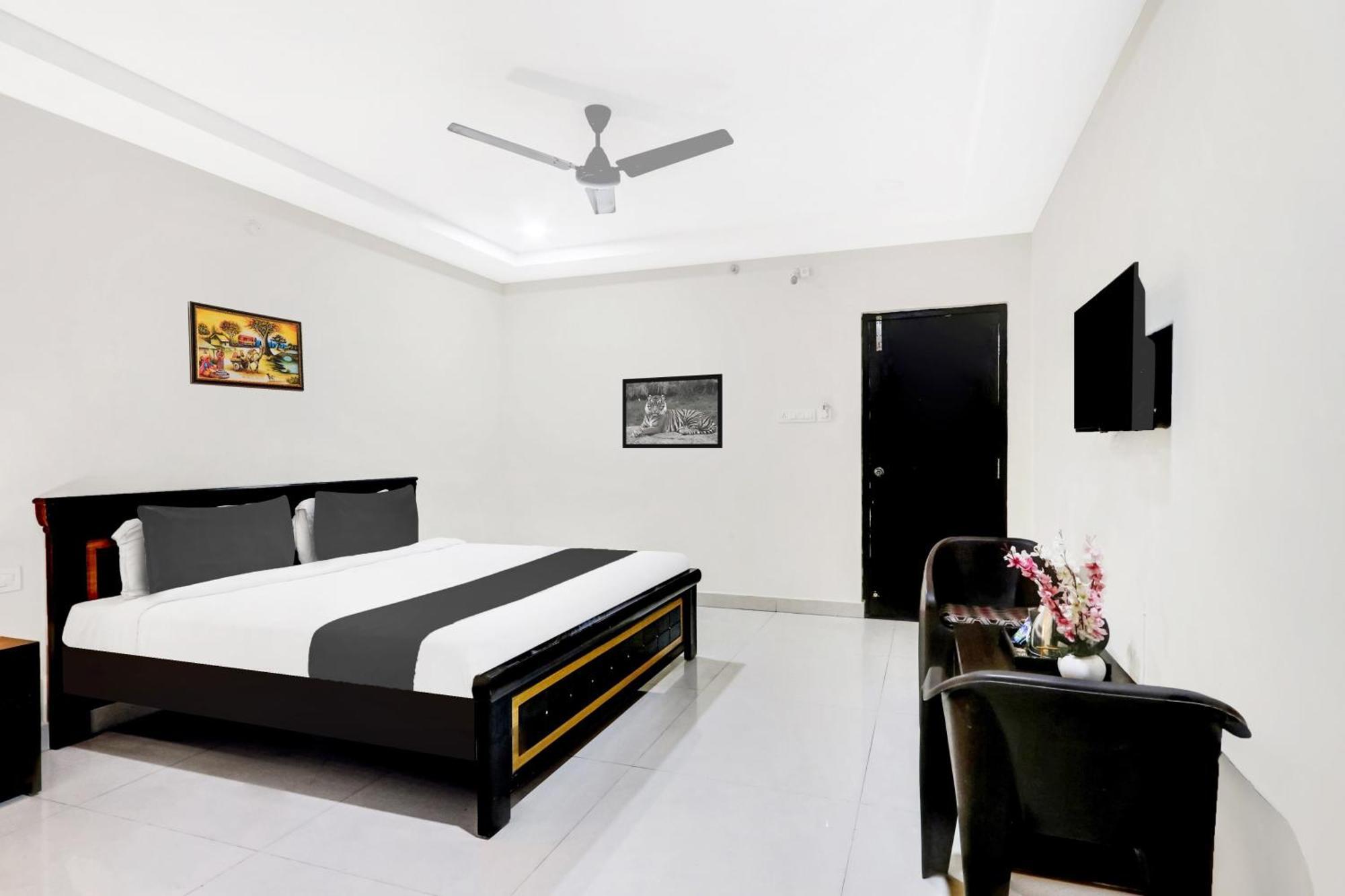 Отель Super Townhouse Daba Garden Road Вишакхапатнам Экстерьер фото