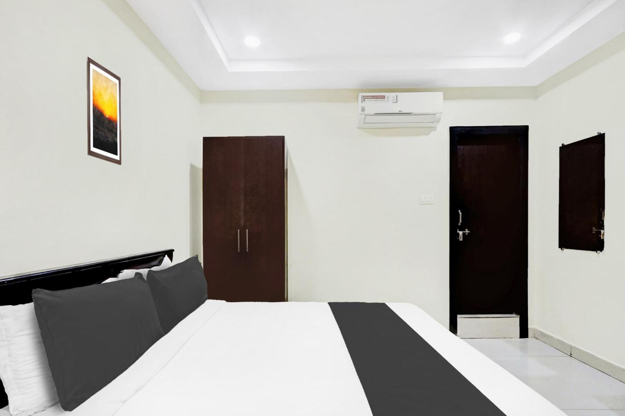 Отель Super Townhouse Daba Garden Road Вишакхапатнам Экстерьер фото